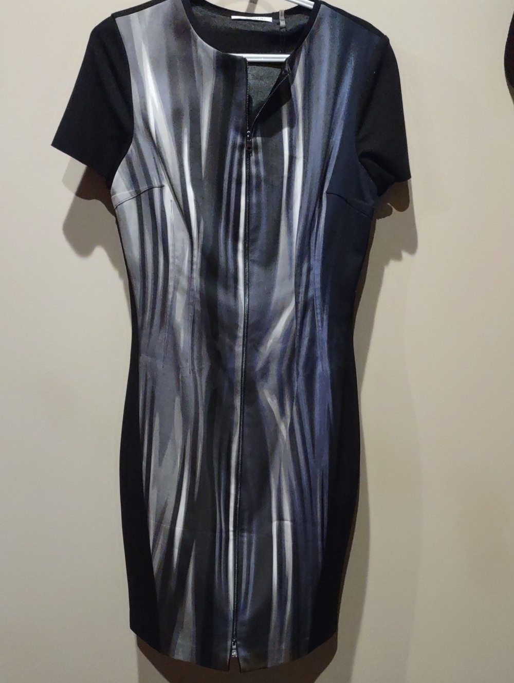 Tahari Black Gray Short Sleeve Stretch Zipper Front Sheath Dress, 8 NWT